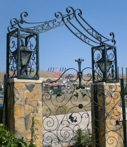 007 FERFORJE BAHÇE GİRİŞ KAPI ÜSTÜ TAÇ