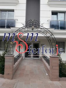 003 FERFORJE BAHÇE GİRİŞ KAPI ÜSTÜ TAÇ